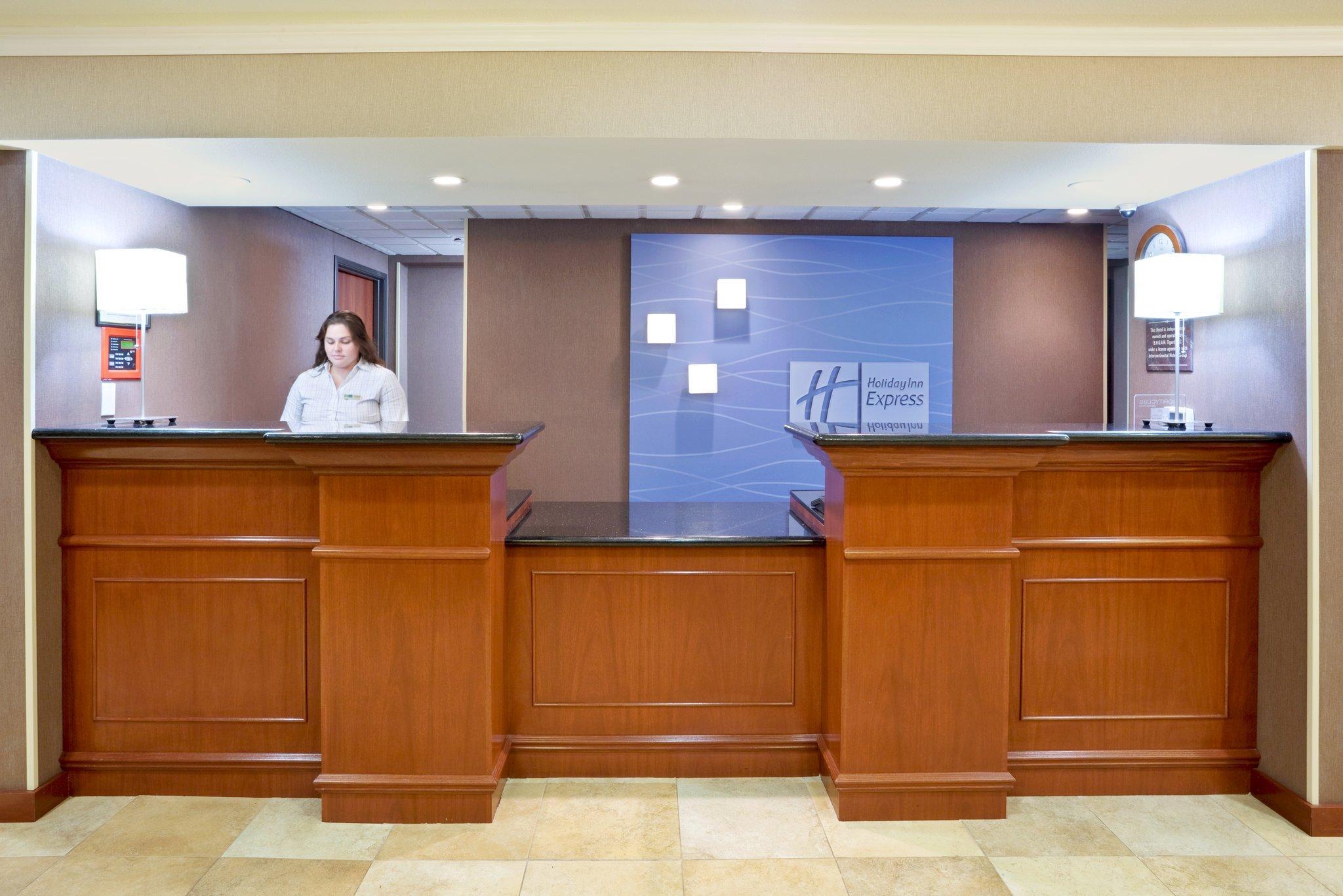 Hampton Inn & Suites تيغارد المظهر الخارجي الصورة