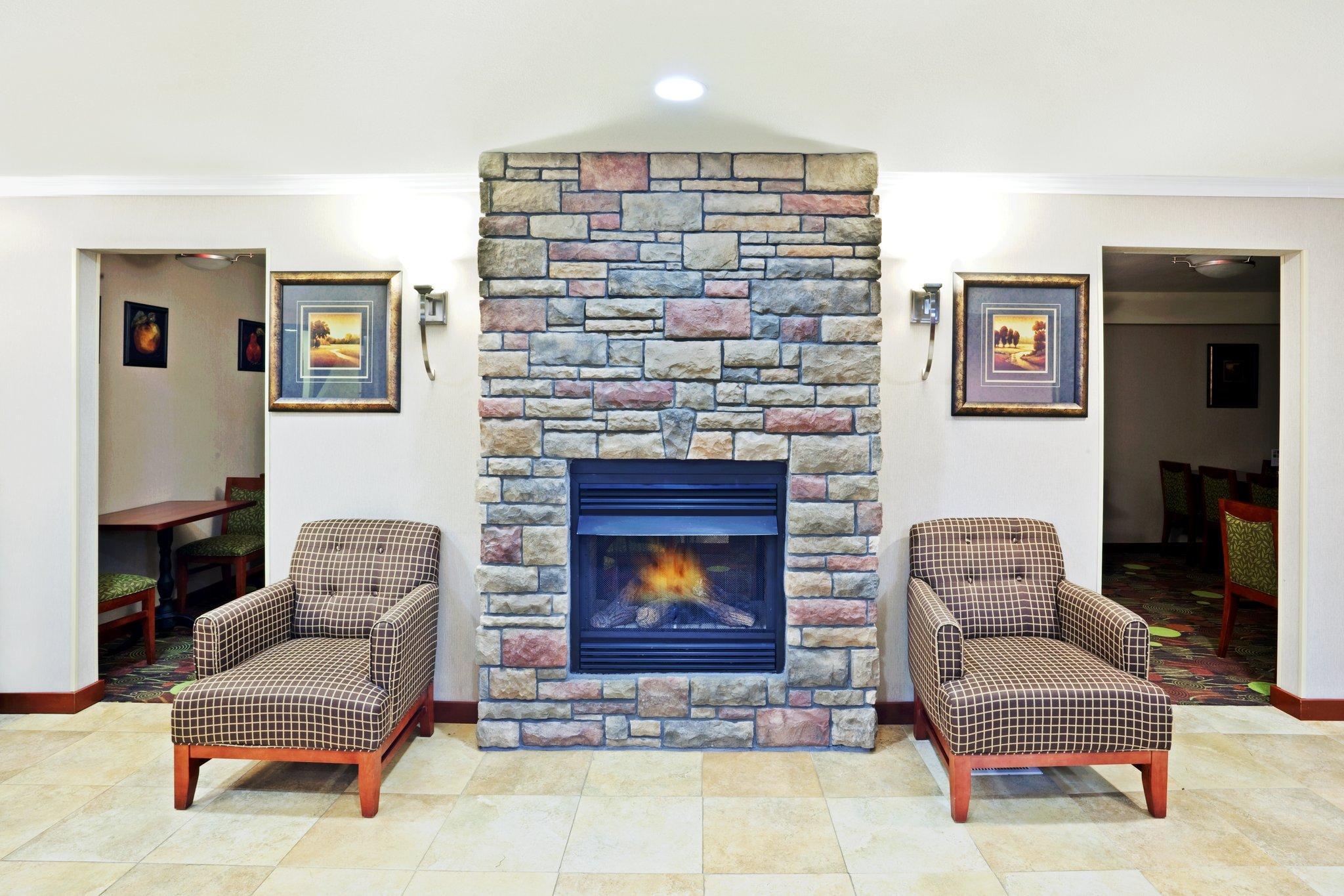 Hampton Inn & Suites تيغارد المظهر الخارجي الصورة