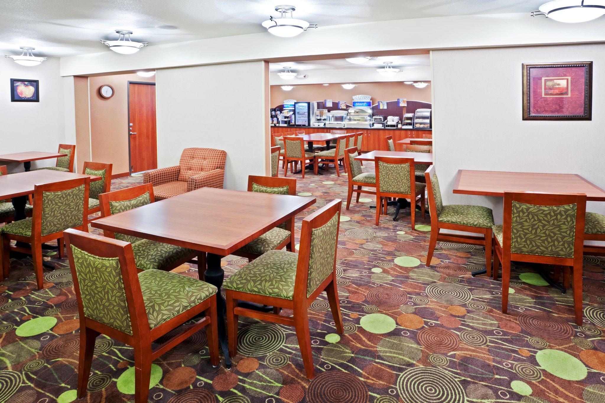 Hampton Inn & Suites تيغارد المظهر الخارجي الصورة