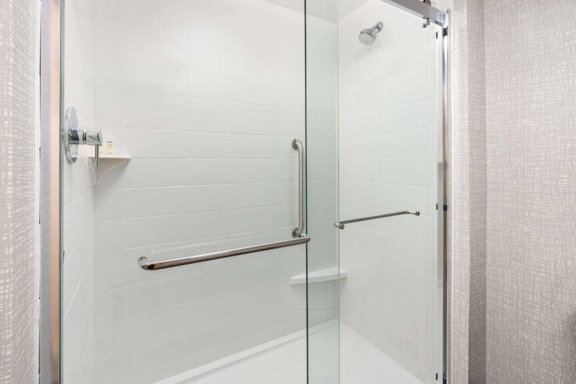 Hampton Inn & Suites تيغارد المظهر الخارجي الصورة